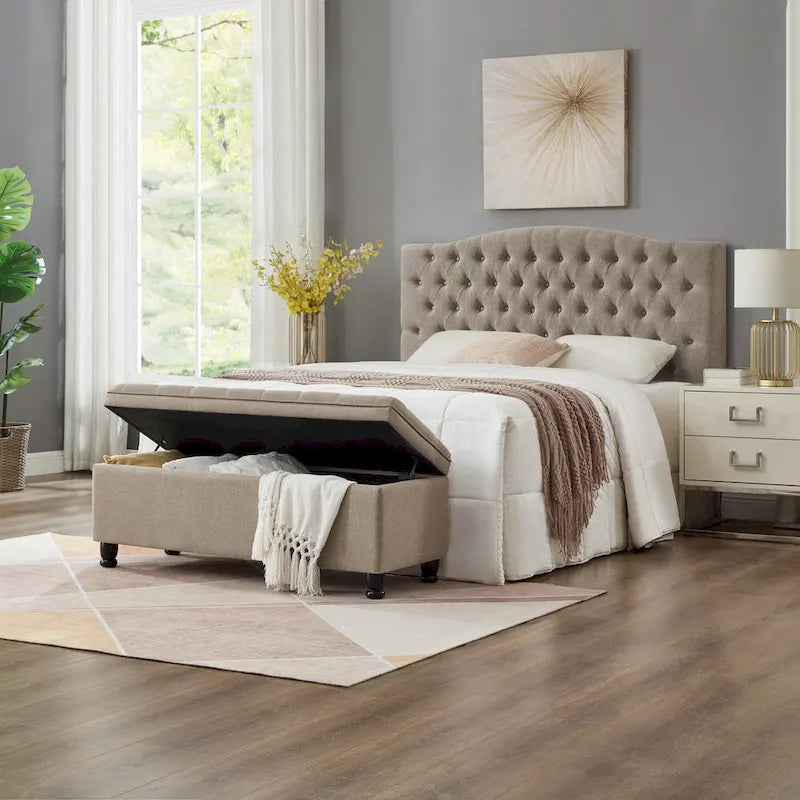 Banc de rangement capitonné en lin avec pieds en bois tournés