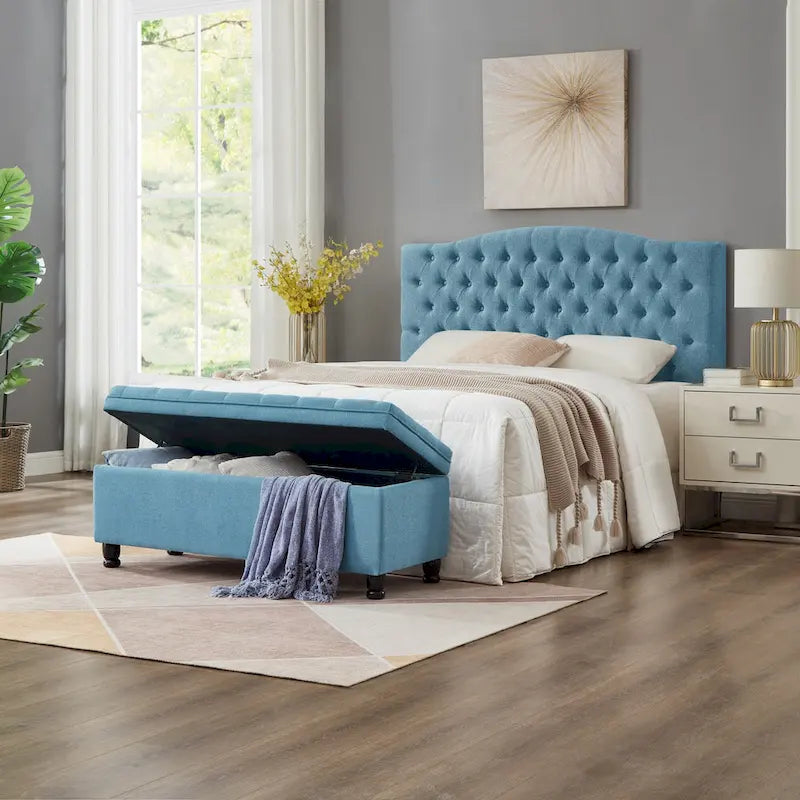 Banco de almacenamiento de tela de lino con botones capitoné y patas de madera torneadas