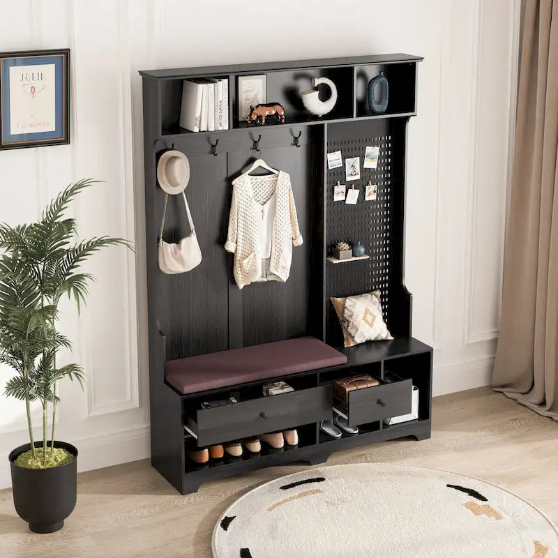 Vielseitige Garderobe für den Flur mit abnehmbarer, leinenbezogener Sitzbank, Kleiderständer, Ablagefächern und DIY-Pinnwand