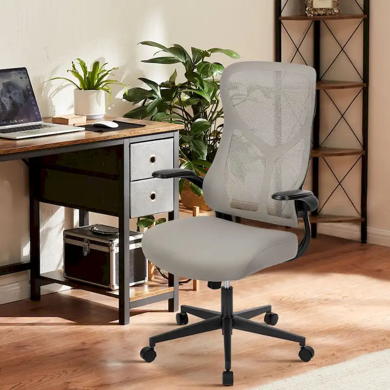 Fauteuil de bureau ergonomique confortable avec réglages pour un soutien et une détente optimaux.