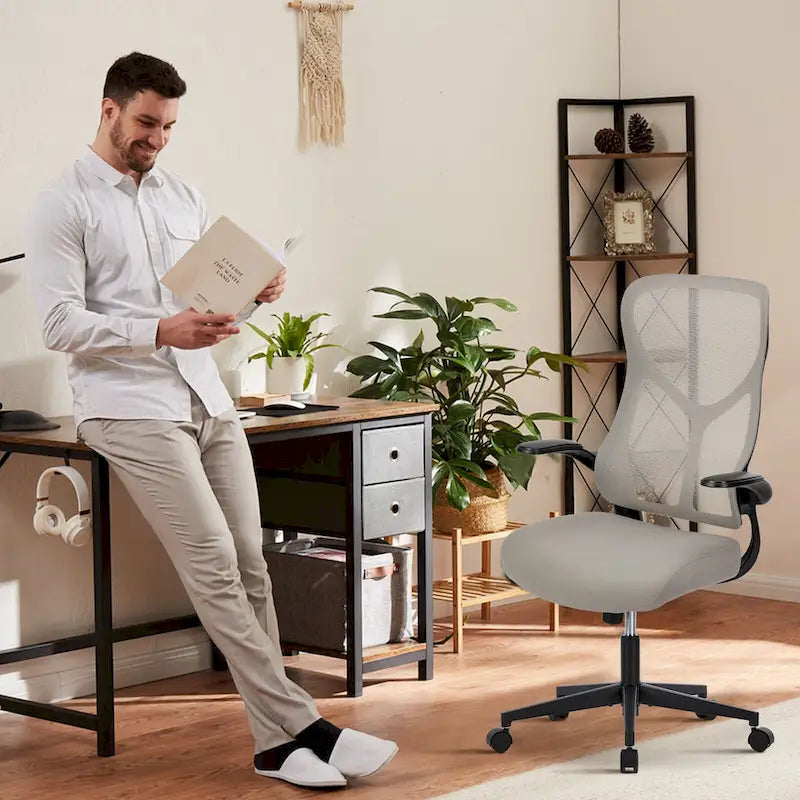 Bequemer ergonomischer Bürostuhl mit verstellbaren Funktionen für optimalen Halt und Entspannung.