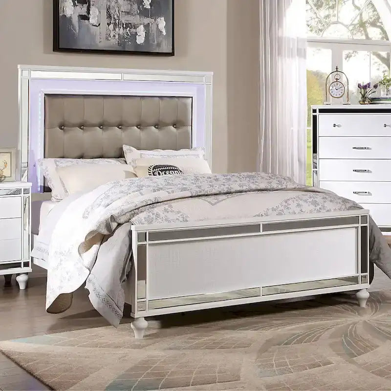 Cama moderna de madera maciza con panel tapizado capitoné y luces LED