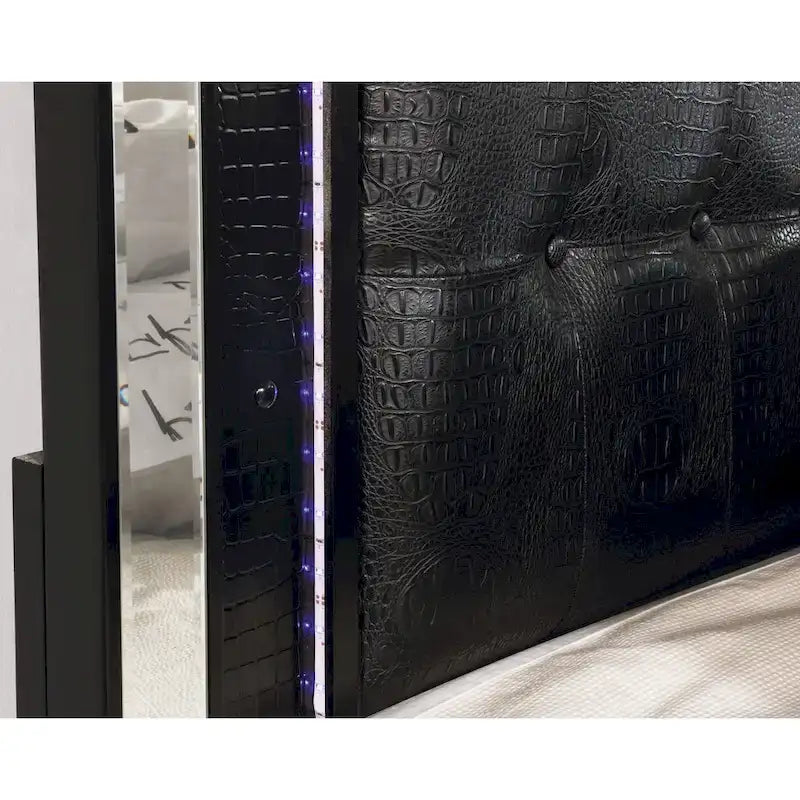 Cama moderna de madera maciza con panel tapizado capitoné y luces LED