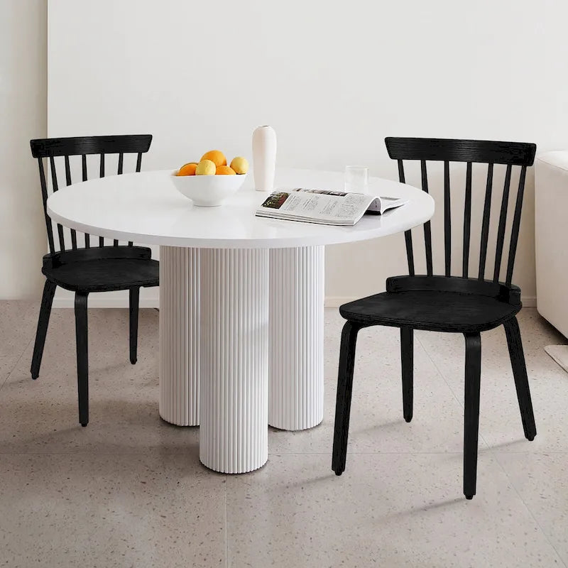 Esszimmerstühle im Landhausstil mit Sprossenlehne und gebogenen Holzbeinen, schwarz