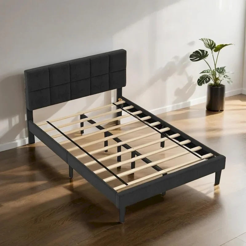 Cama de plataforma de madera de estilo rústico con cabecero