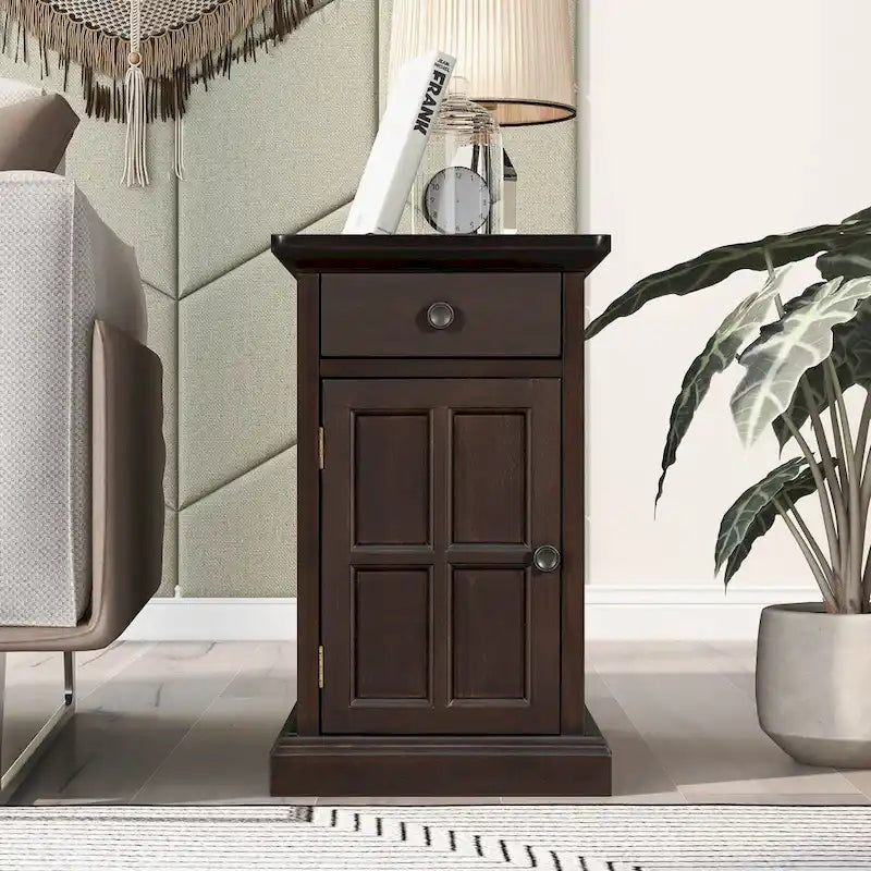 Table d’appoint classique vintage multifonction étroite avec ports USB, 1 tiroir et porte-gobelets, pour canapé