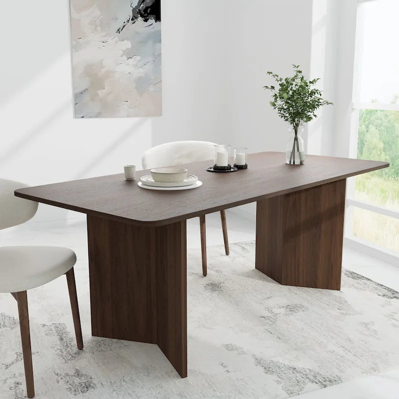 Quadratischer Esstisch aus Massivholz für 6-8 Personen im nordischen Stil